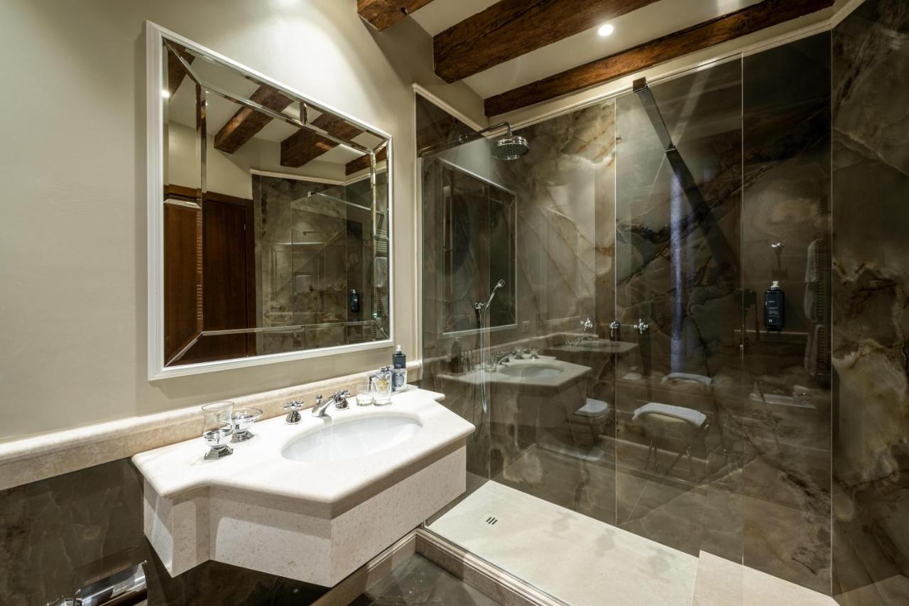 Classic Room canal view